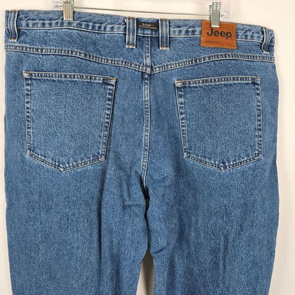 Jeep Jeans Men's 46 x 30 Blue Teflon HT Medium Wash Straight Leg Regular Fit - Picture 2 of 16